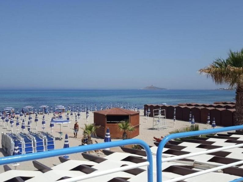 New Island Isola delle Femmine Exterior foto